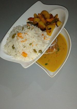 Shinkafar basmati,da chicken Curry soup da dankali ainihin hoton girkin