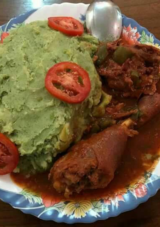 A picture of Chicken stew with mokimo.