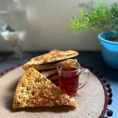 تميس محشي بالجبنه والزعتر 🫓🧀🌿-レシピのメイン写真