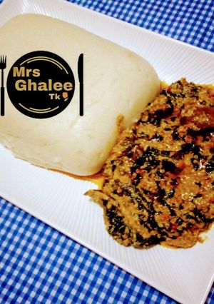 A picture of Tuwon semolina da miyar egusi.