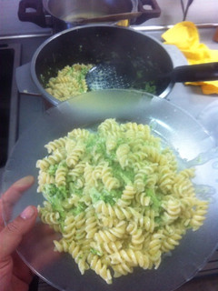 Una foto de Fideos con brócoli a la crema
