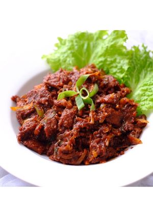 Foto resep Spicy Korean Stir Fried Beef (Jeyuk-Bokkeum)