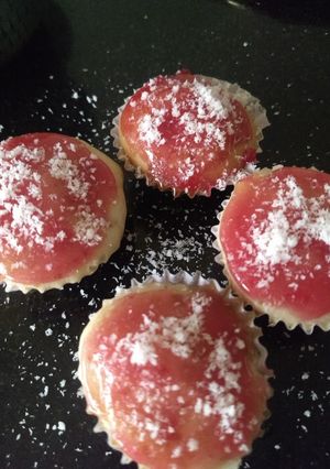 A picture of Honey cupcakes.