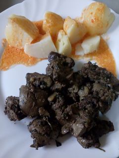 Una foto de Hígados de pollo al ajo perejil
