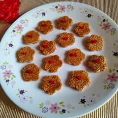 Quick Til / sesame chikki A picture of Quick Til / sesame chikki.