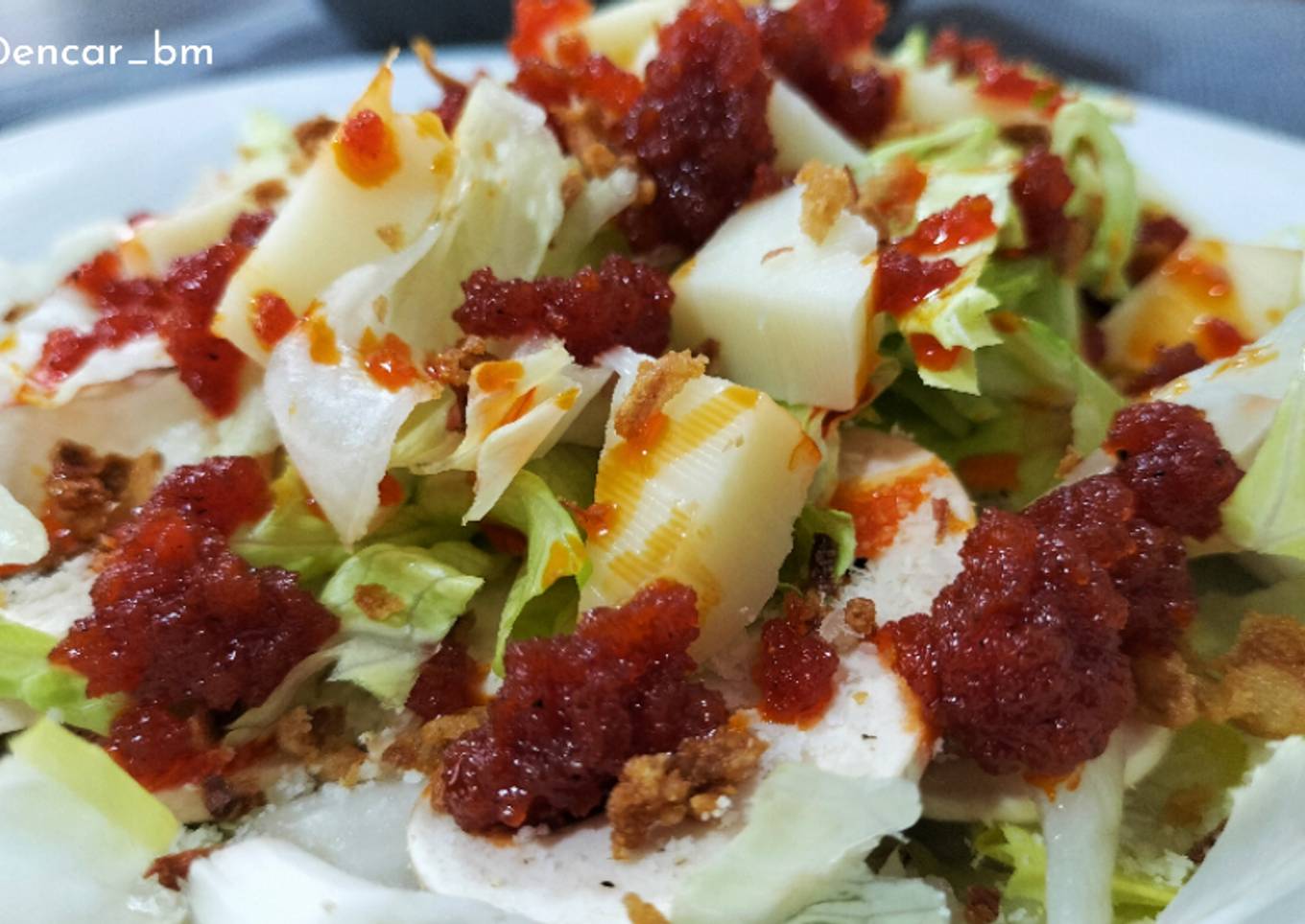 Ensalada con champiñón, queso y sobrasada a la miel