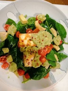 A picture of ASH Salad (avacado,halloumi,sweetpotato).
