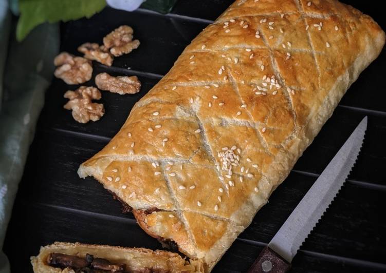 Mushroom Wellington with Garlic and Walnuts