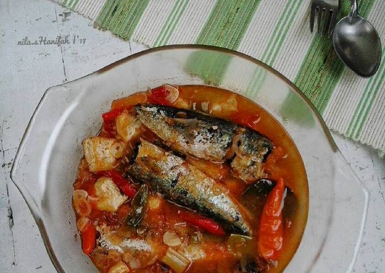 Ikan pindang masak sarden