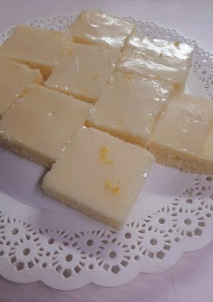 Una foto de 🍋 Brownies de limón 🍋 (sabor lemon pie)
