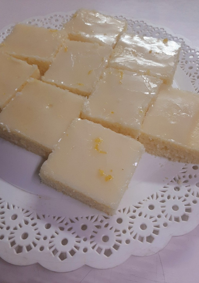 Una foto de 🍋 Brownies de limón 🍋 (sabor lemon pie)