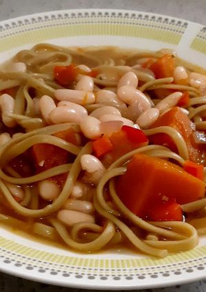 Una foto de Porotos con rienda de fideos de espinacas *Scarleth