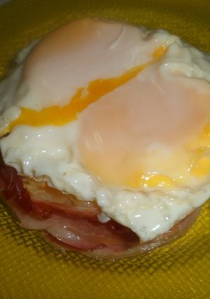Una foto de Huevos con panceta
