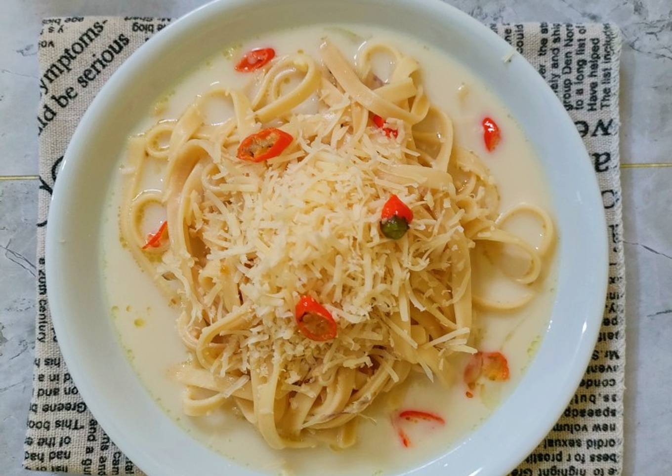 Fettuccini Kuah Susu Keju Pedas