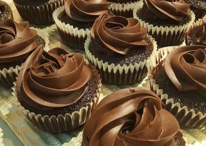Recipe of Favorite Moist chocolate cupcakes
