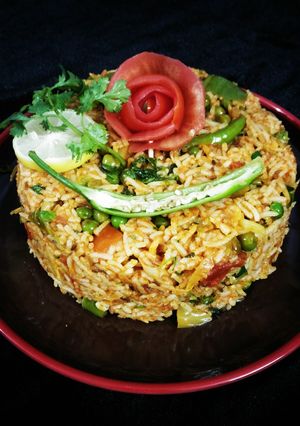 A picture of Tomato Pulao (mumbai street style).