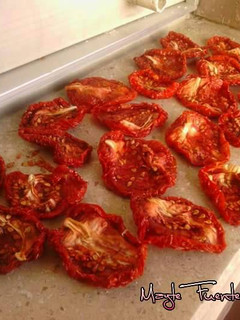 Una foto de Tomates deshidratados al sol