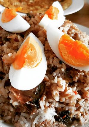 รูปของ ข้าวผัดน้ำพริกปลาทู ไข่ต้ม