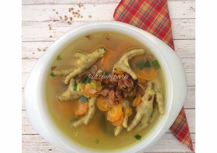 Langkah Mudah untuk Menyiapkan 38. Sup Ceker Ayam Kuah Kuning (#SiapRamadan dan #AhlinyaAyam) yang Sempurna