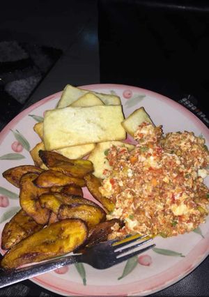 A picture of Fried plantain,yam and egg.