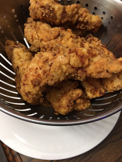 A picture of Fried chicken tenders.
