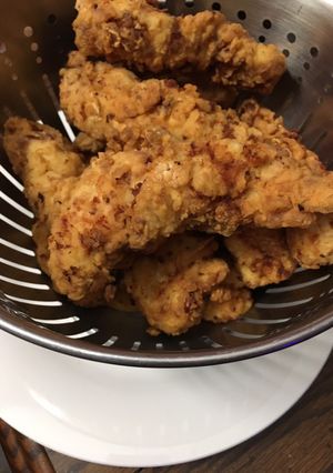 A picture of Fried chicken tenders.