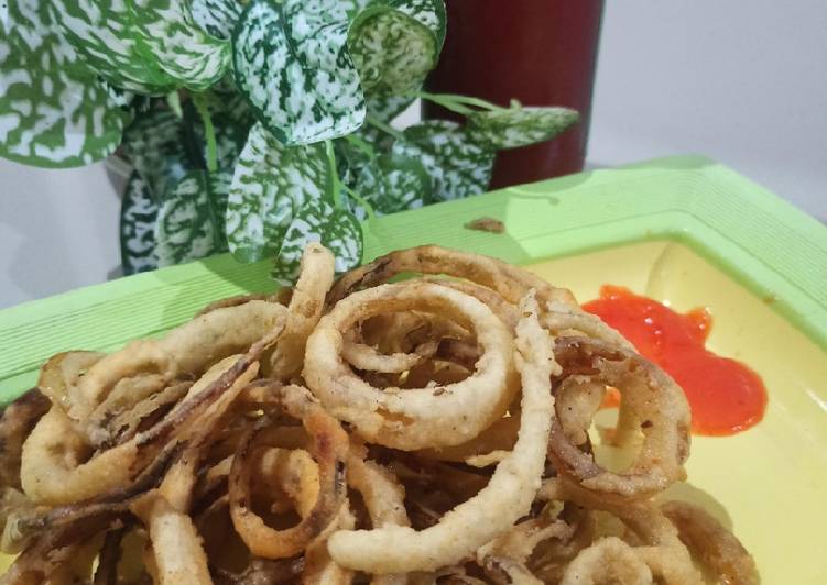 Bagaimana Menyiapkan Onion Rings, Enak