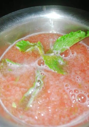 A picture of Carrot cucumber juice.