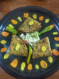 મેથીના થેપલા (Methi Thepla Recipe In Gujarati) રેસીપી મુખ્ય ફોટો