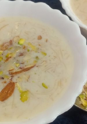 સેવૈયા ખીર (Sevaiya Kheer Recipe In Gujarati) રેસીપી મુખ્ય ફોટો