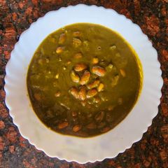 A picture of Palak Rajma.