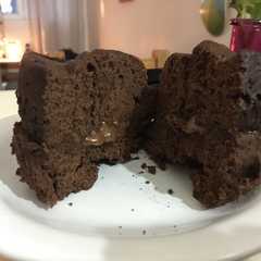 Una foto de Torta rápida de choco y dulce de leche