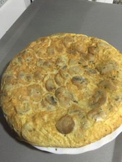 Una foto de Tortilla de champiñones especial