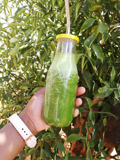 A picture of Morning glowing green Smoothie.