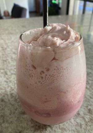 Una foto de Milkshake de frutilla