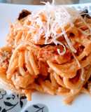 Pasta con atún y champiñones