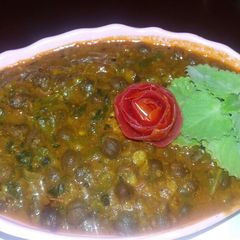 A picture of Palak-Kale chane ki ghughni.