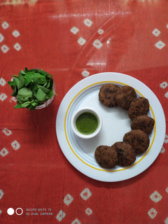 મેથી ભાજી ના ઢેકરા (Methi Bhaji Dhekra Recipe In Gujarati) રેસીપી મુખ્ય ફોટો