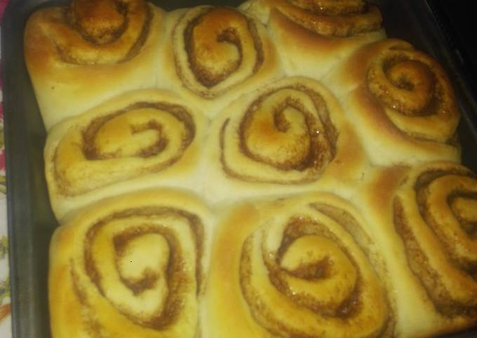 Cinnamon rolls