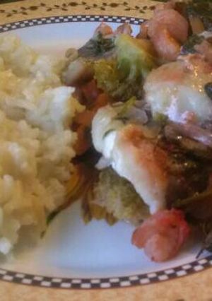 Una foto de Filete de pescado con Camarón y verduras al horno