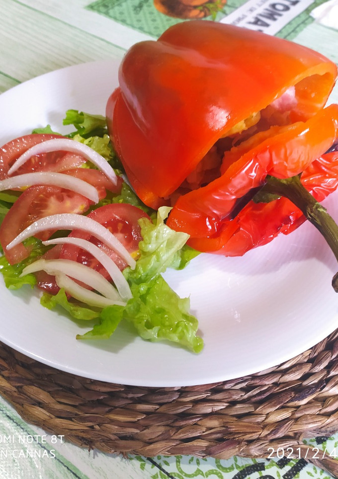 Una foto de Pimientos morrones rellenos de tortilla