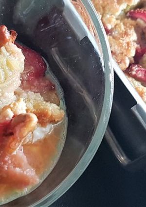 Une photo de Crumble fraises rhubarbe (sans farine et sucre, ig bas)