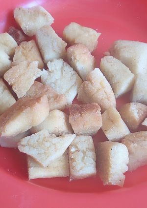 A picture of Semo cincin and flour.
