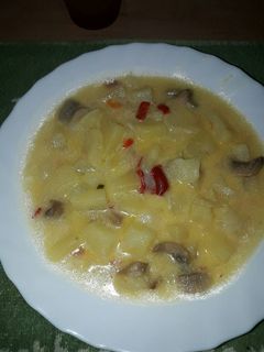 Una foto de Champiñones de verduras y nata líquida