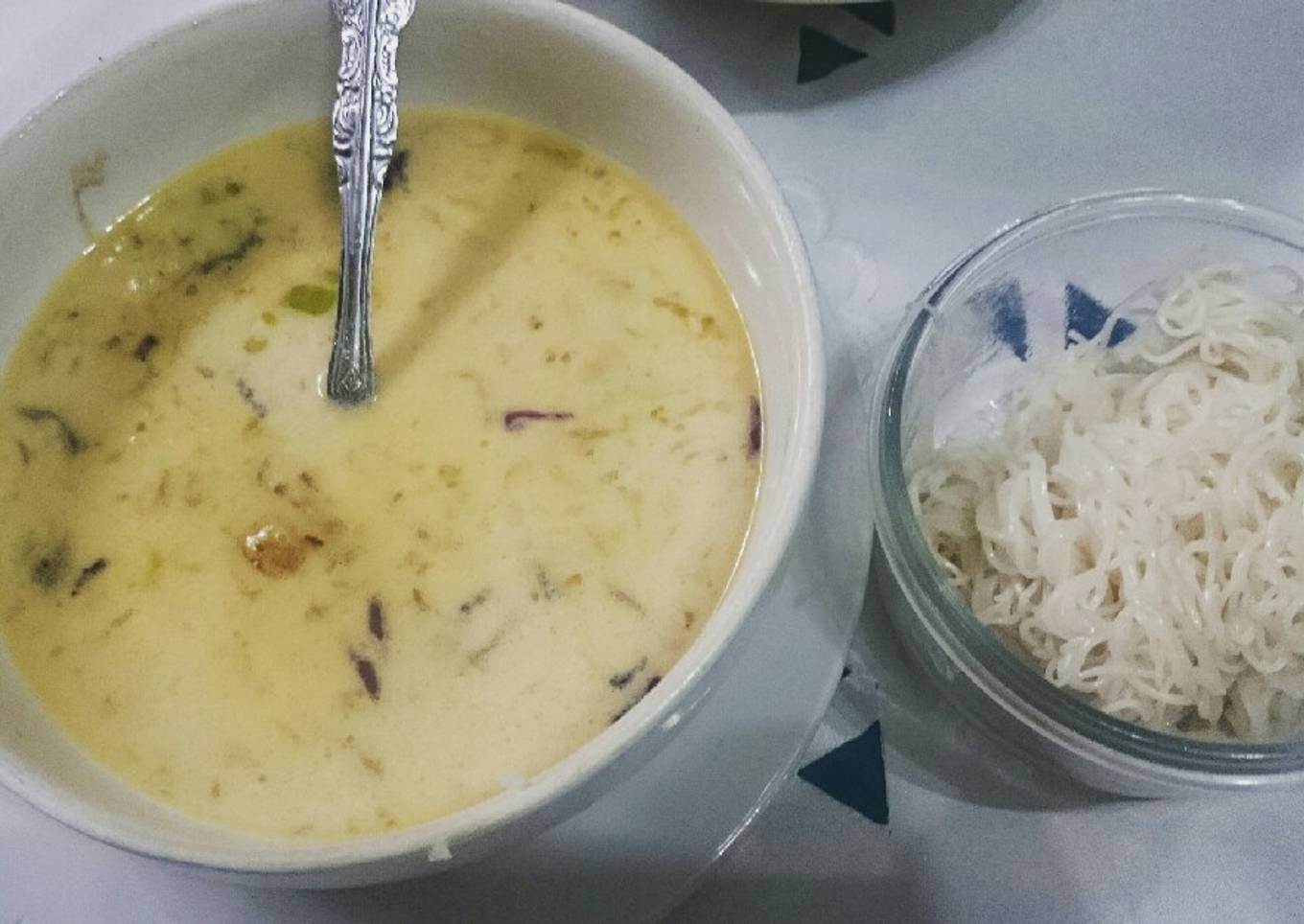 Soto kuah susu