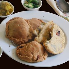 A picture of Stuffed Potato Pockets.