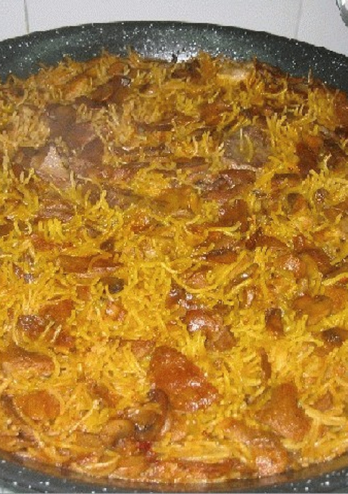 Una foto de Fideua de Carne
