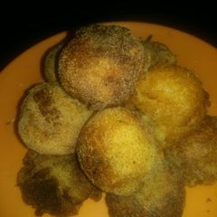 A picture of Batata vada.