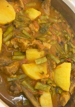 صورة لوصفة مرق لوبيا باللحم والبطاطا 🥔🥩