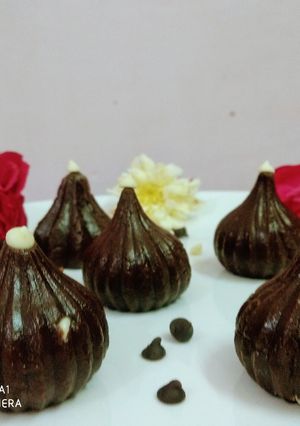 A picture of Choco chips chocolate modak.